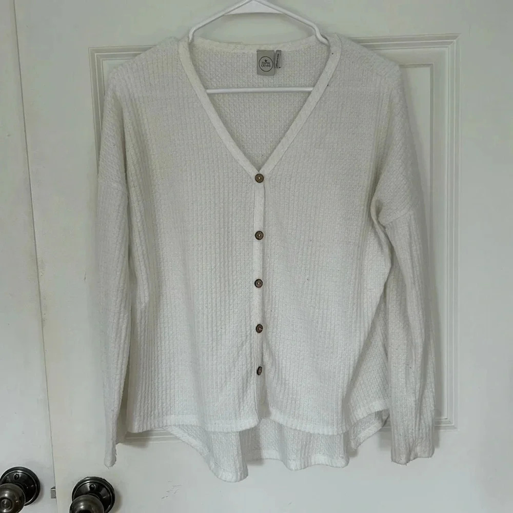 Paper Crane white waffle V neck shirt size small